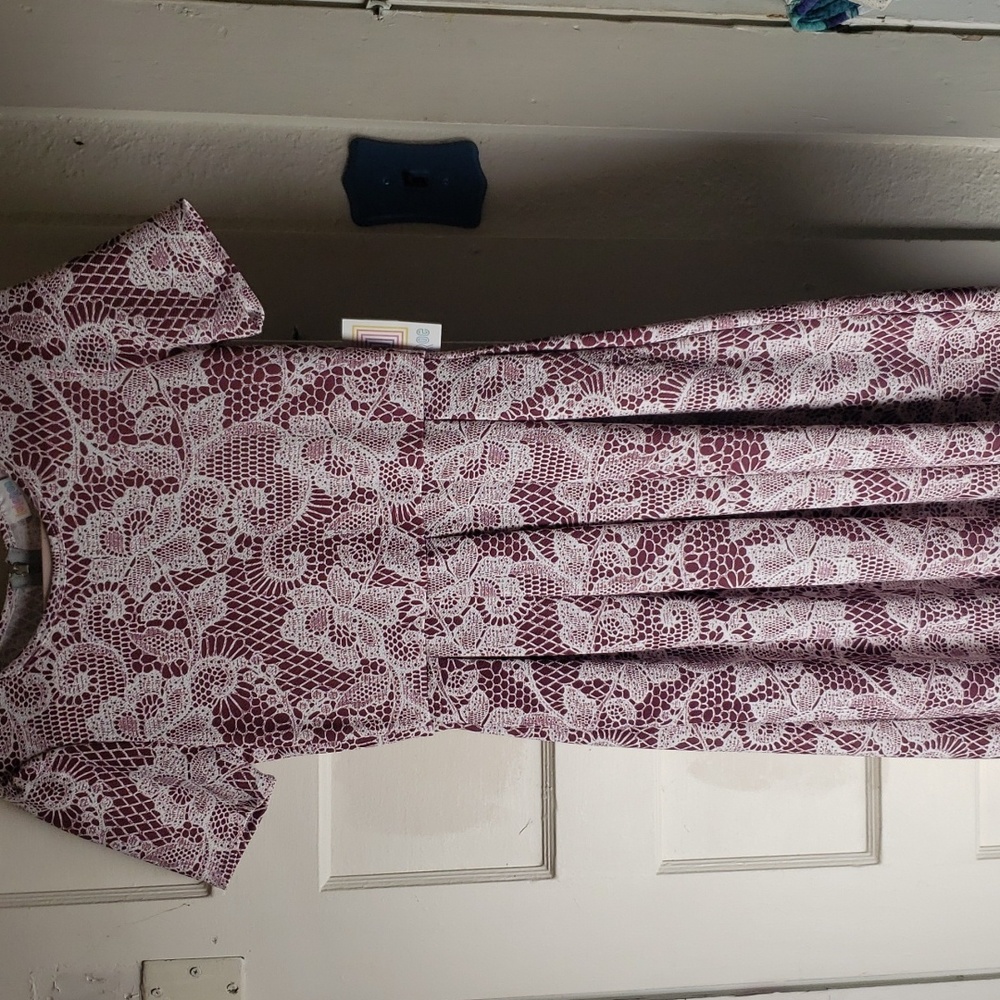 Lularoe, NWT, Burgundy and white size Med, Amelia
